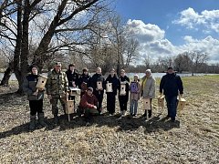 В заказнике "Центральный" разместили сделанные школьниками скворечники