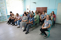 Глава района обсудил насущные проблемы с жителями Золотого и Гусево