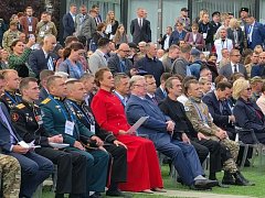 Делегация Саратовской области принимает участие в работе Всероссийского форума "Вместе победим"