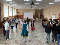 "Малая Родина -большая любовь" в Красноармейском районе продолжилась на лаборатории национального танца в Районном Дворце культуры